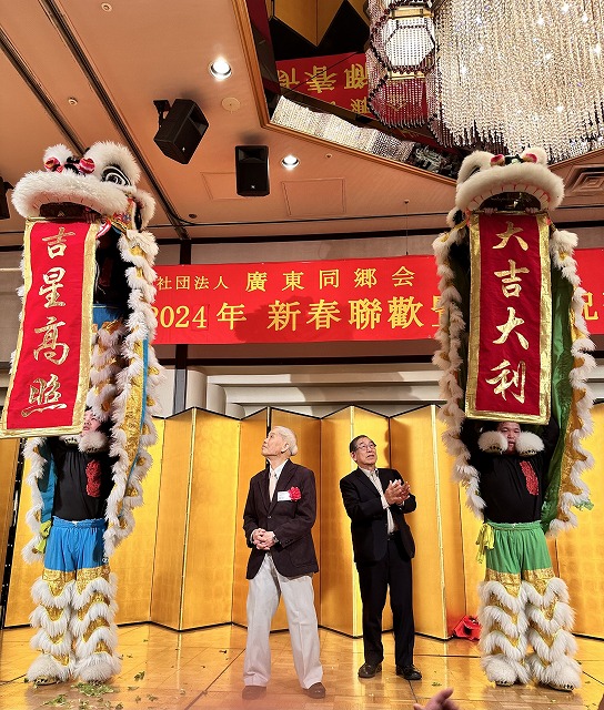 新成人を祝福する陸会長